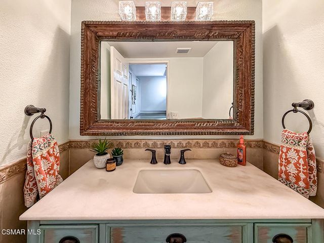 3042 N Geronimo Avenue, Simi Valley, CA 93063