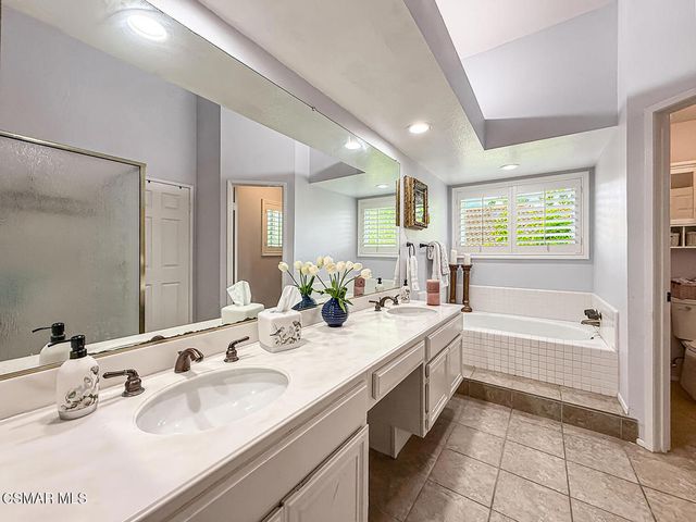 3042 N Geronimo Avenue, Simi Valley, CA 93063