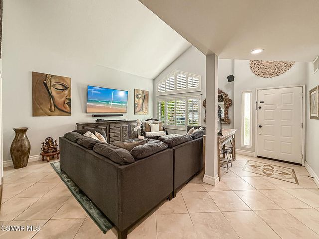 3042 N Geronimo Avenue, Simi Valley, CA 93063