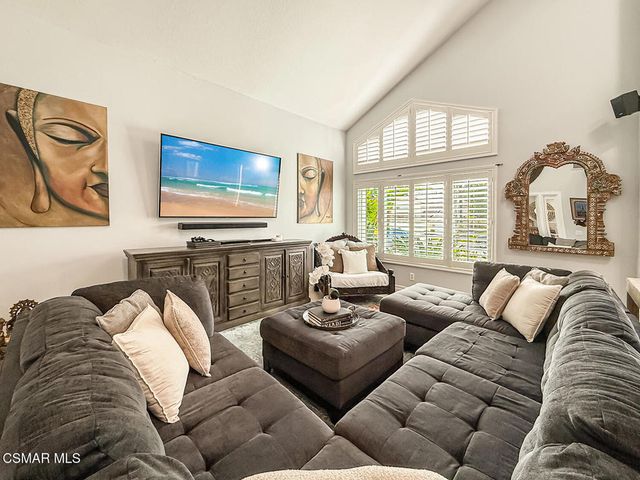 3042 N Geronimo Avenue, Simi Valley, CA 93063