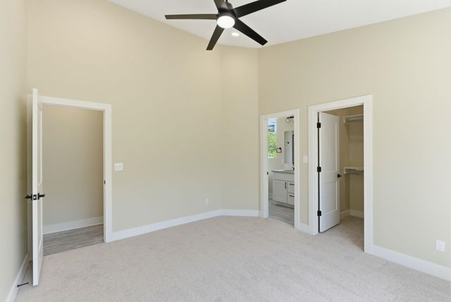 595 S Arbor Valley Way, Valley Center, KS 67147