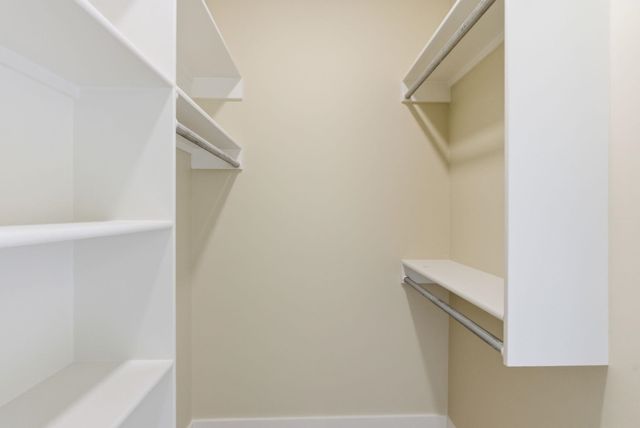 595 S Arbor Valley Way, Valley Center, KS 67147