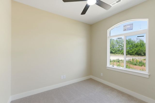 595 S Arbor Valley Way, Valley Center, KS 67147