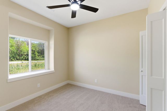 595 S Arbor Valley Way, Valley Center, KS 67147