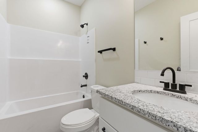 595 S Arbor Valley Way, Valley Center, KS 67147