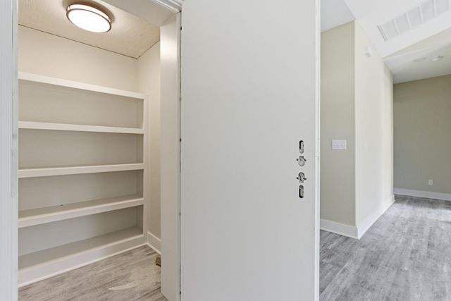 595 S Arbor Valley Way, Valley Center, KS 67147