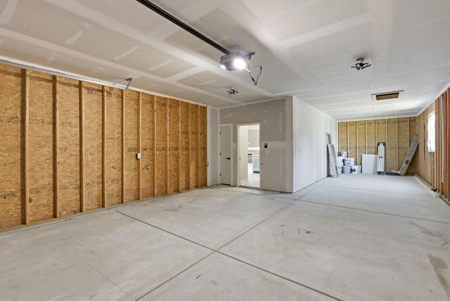 595 S Arbor Valley Way, Valley Center, KS 67147
