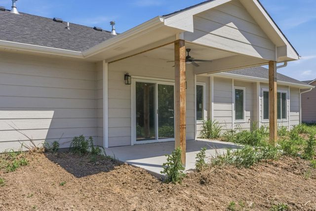 595 S Arbor Valley Way, Valley Center, KS 67147