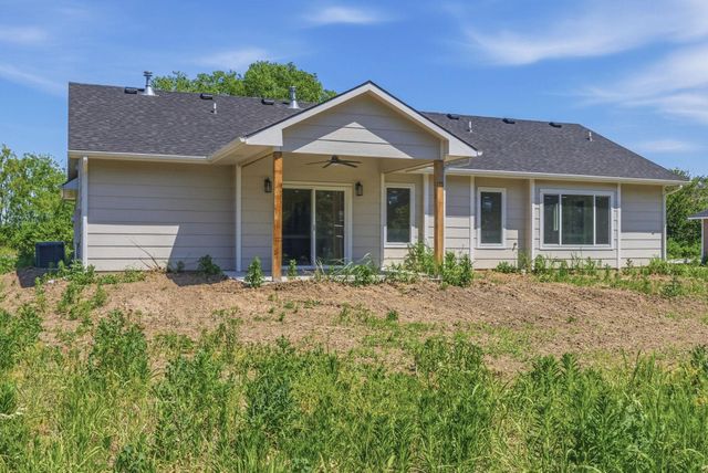 595 S Arbor Valley Way, Valley Center, KS 67147