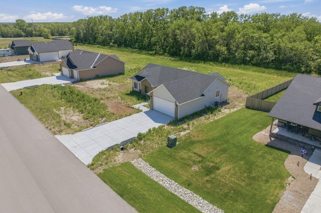 595 S Arbor Valley Way, Valley Center, KS 67147