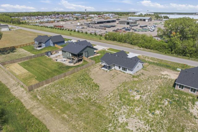 595 S Arbor Valley Way, Valley Center, KS 67147