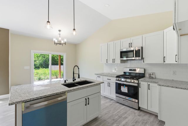 595 S Arbor Valley Way, Valley Center, KS 67147