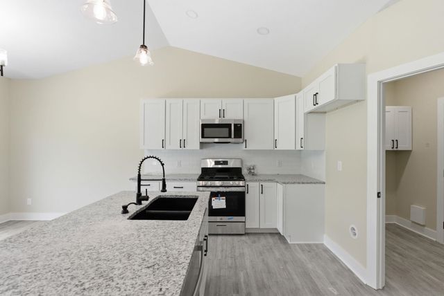 595 S Arbor Valley Way, Valley Center, KS 67147