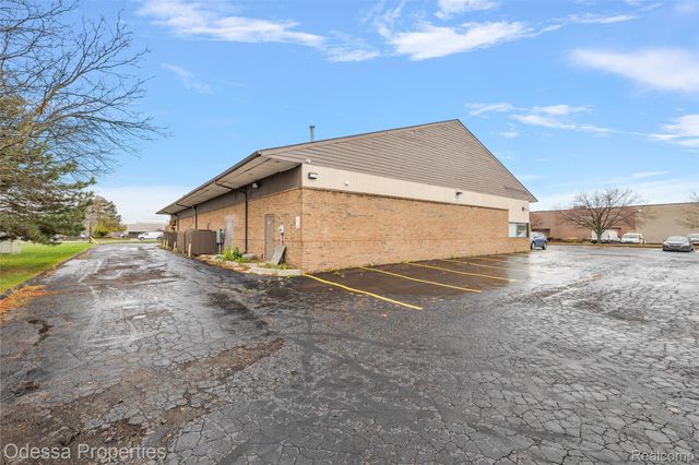 5625 18 MILE Road, Sterling Heights, MI 48314