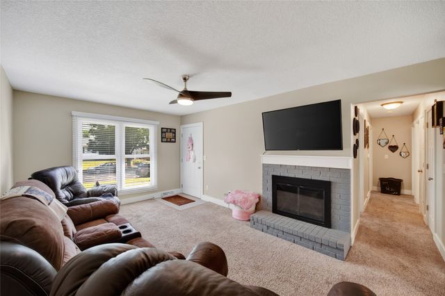 4204 Thompson Avenue, Des Moines, IA 50317