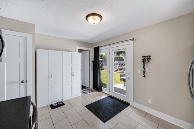 4204 Thompson Avenue, Des Moines, IA 50317