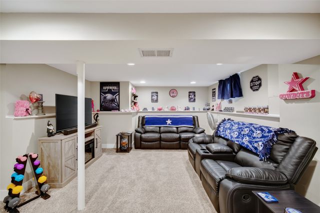 4204 Thompson Avenue, Des Moines, IA 50317