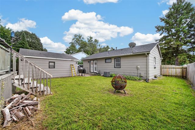 4204 Thompson Avenue, Des Moines, IA 50317