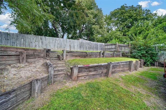 4204 Thompson Avenue, Des Moines, IA 50317
