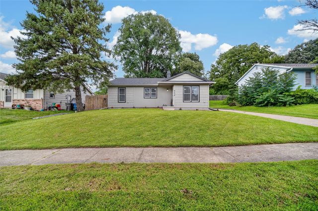 4204 Thompson Avenue, Des Moines, IA 50317