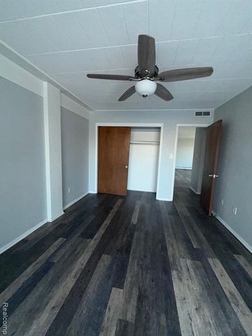 8300 E Jefferson Avenue 107, Detroit, MI 48214