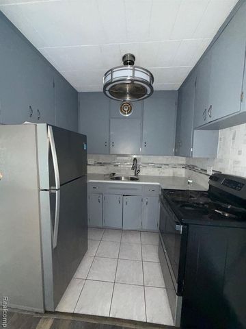 8300 E Jefferson Avenue 107, Detroit, MI 48214