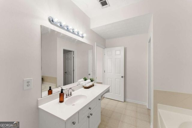 4817 Zephyr Cove Place, Flowery Branch, GA 30542