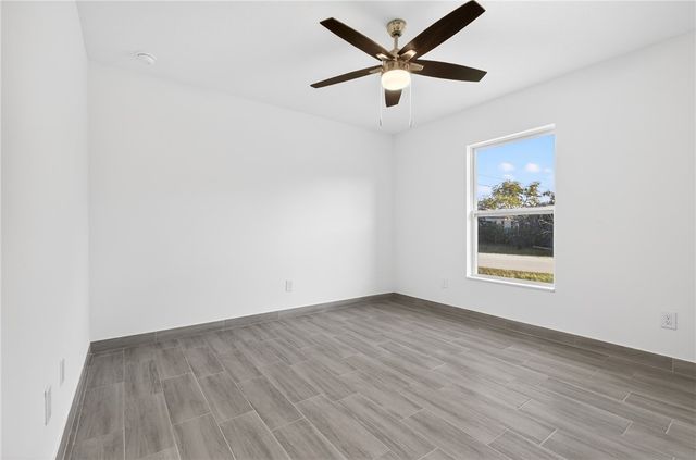 8613 103 Avenue, Vero Beach, FL 32967