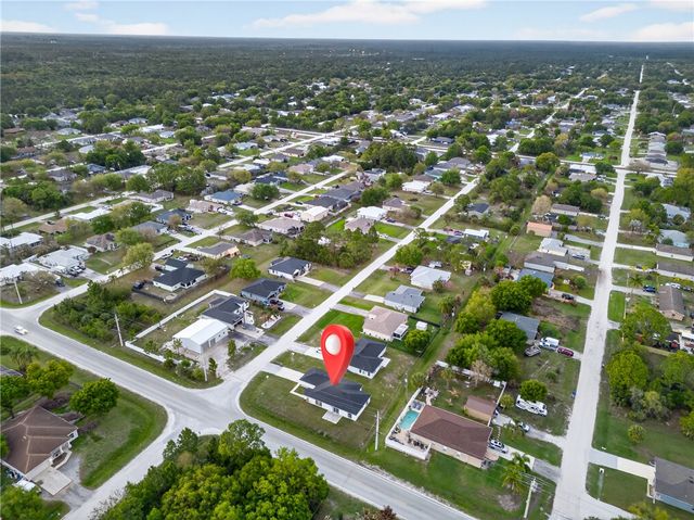 8613 103 Avenue, Vero Beach, FL 32967