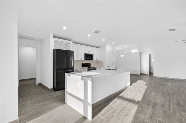 8613 103 Avenue, Vero Beach, FL 32967