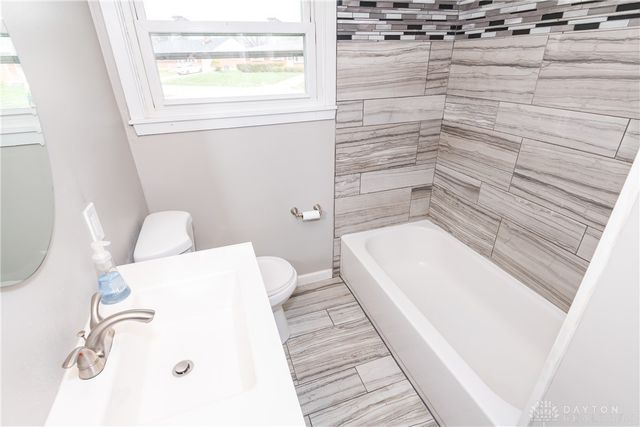 3801 Valleywood Drive, Kettering, OH 45429