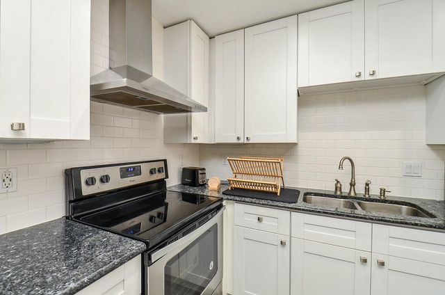7655 S Braeswood Boulevard 27, Houston, TX 77071