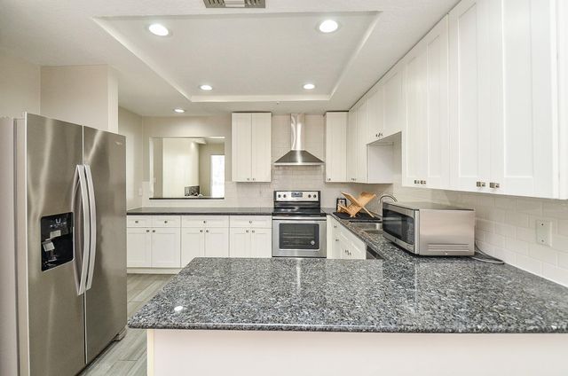 7655 S Braeswood Boulevard 27, Houston, TX 77071