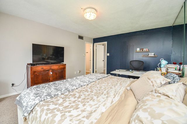 7655 S Braeswood Boulevard 27, Houston, TX 77071