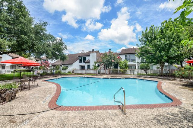 7655 S Braeswood Boulevard 27, Houston, TX 77071