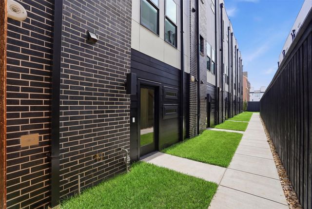 4526 Cabell Drive 100, Dallas, TX 75204