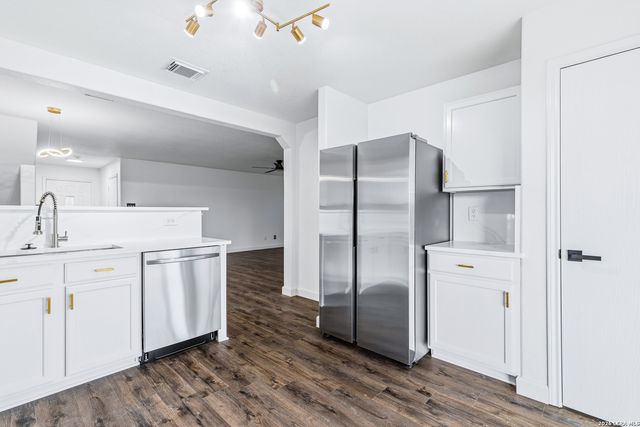 3504 PAINTED RIV, Selma, TX 78154