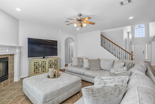 1124 Ginger Trail, Desoto, TX 75115