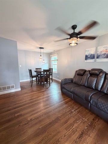 25264 Wiseman Street, Roseville, MI 48066