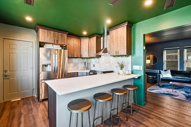 75 E Harris Avenue 3C, La Grange, IL 60525