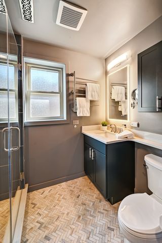 75 E Harris Avenue 3C, La Grange, IL 60525