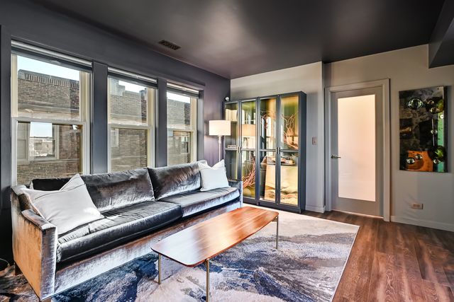 75 E Harris Avenue 3C, La Grange, IL 60525