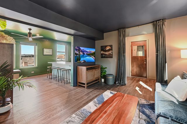 75 E Harris Avenue 3C, La Grange, IL 60525