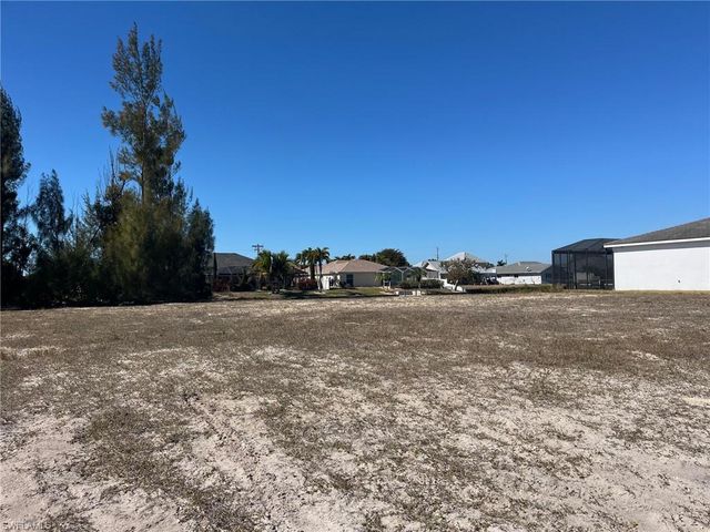 3748 SW 11th PL, Cape Coral, FL 33914