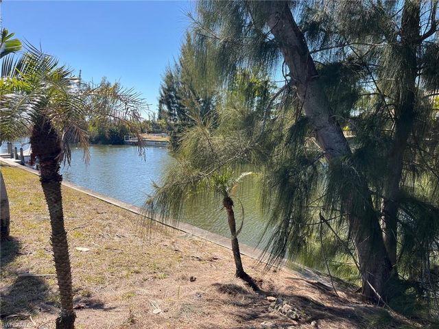 3748 SW 11th PL, Cape Coral, FL 33914