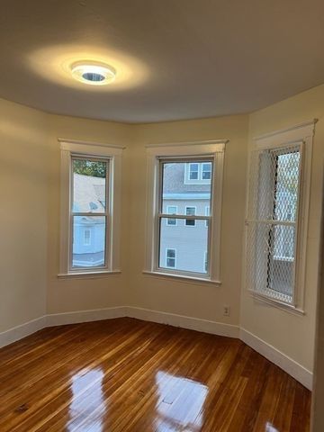 18 Woolson 3, Boston, MA 02126