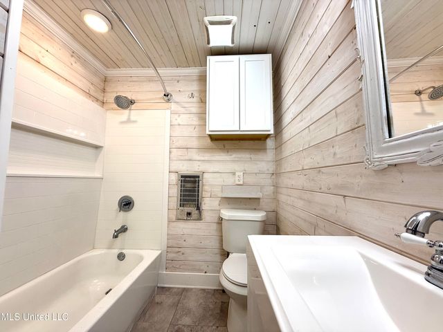 522 E Canal Street, Picayune, MS 39466