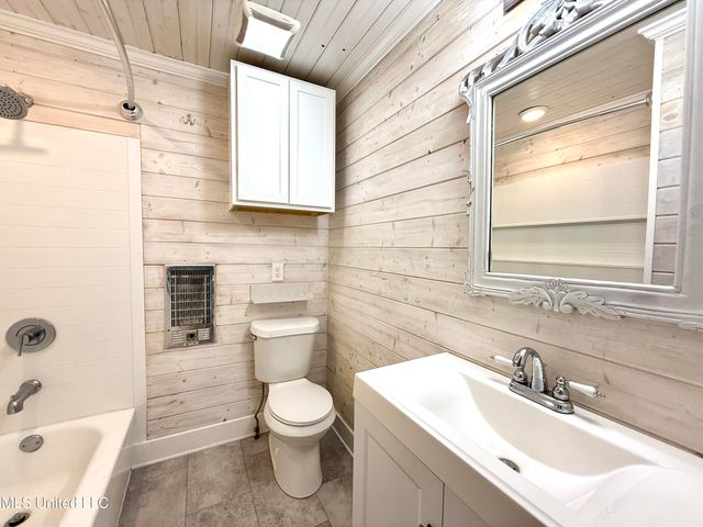 522 E Canal Street, Picayune, MS 39466