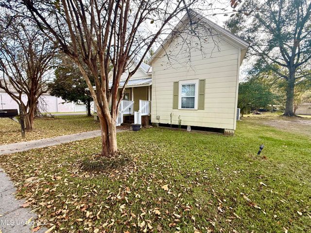522 E Canal Street, Picayune, MS 39466