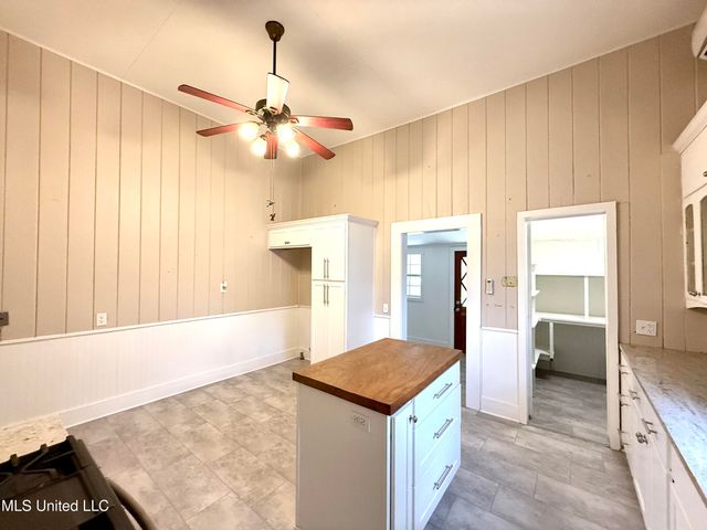 522 E Canal Street, Picayune, MS 39466